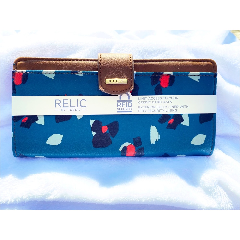 Fossil Relic slim Bifold wallet NWT